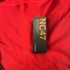 MAC Studio Fix Powder Plus Foundation NC47